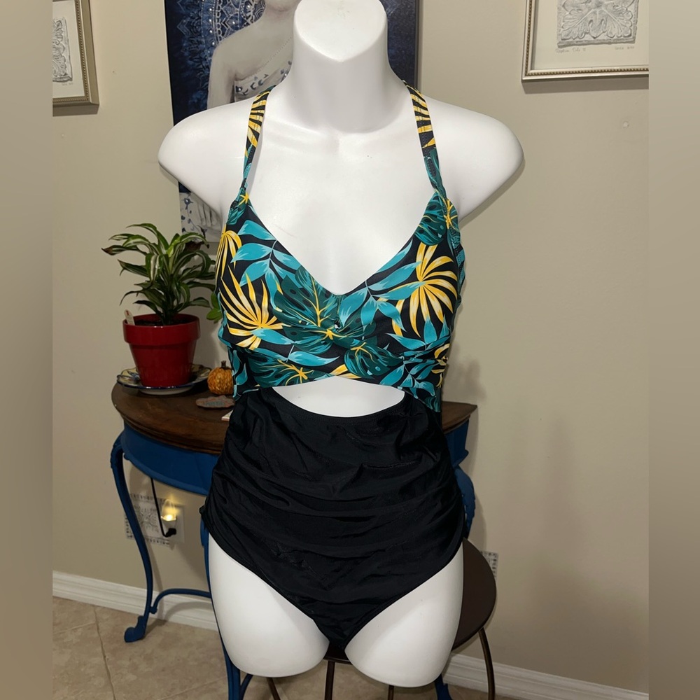 NWT Eomenie One Piece Tropical Leaf Swimsuit Bathing Suit S